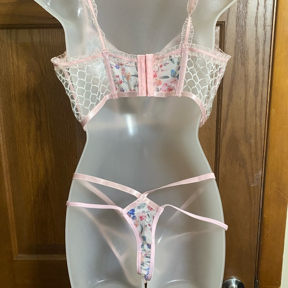 Floral Lace Lingerie Set - Size Large NWOT - Picture 8 of 13